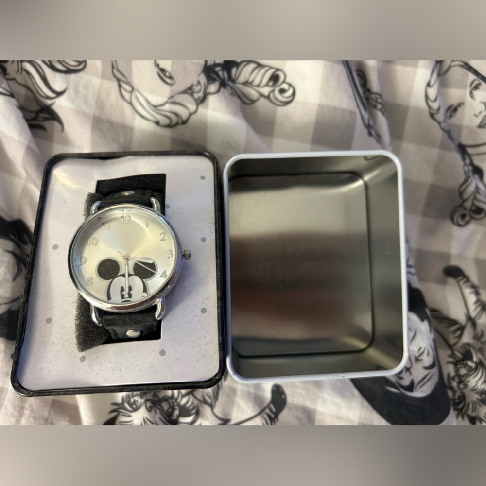 Disney Mickey Mouse watch NWT